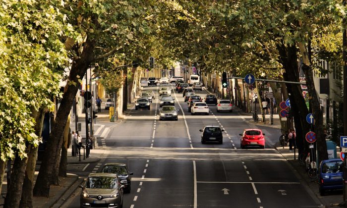 Autobusové pruhy, Dojíždění do měst, Plynulost dopravy , Efektivita silniční dopravy , zácpy, kdy využít autobusový pruh